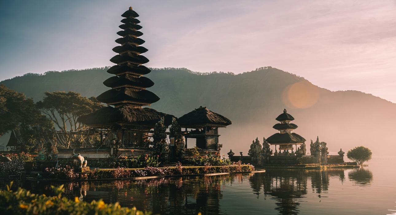 BALI BEYOND THE ORDINARY: TEMPLES, COASTLINES & ISLAND ESCAPES
