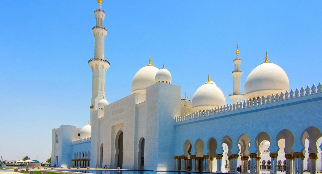 Magnificent Dubai & Abu Dhabi Journey