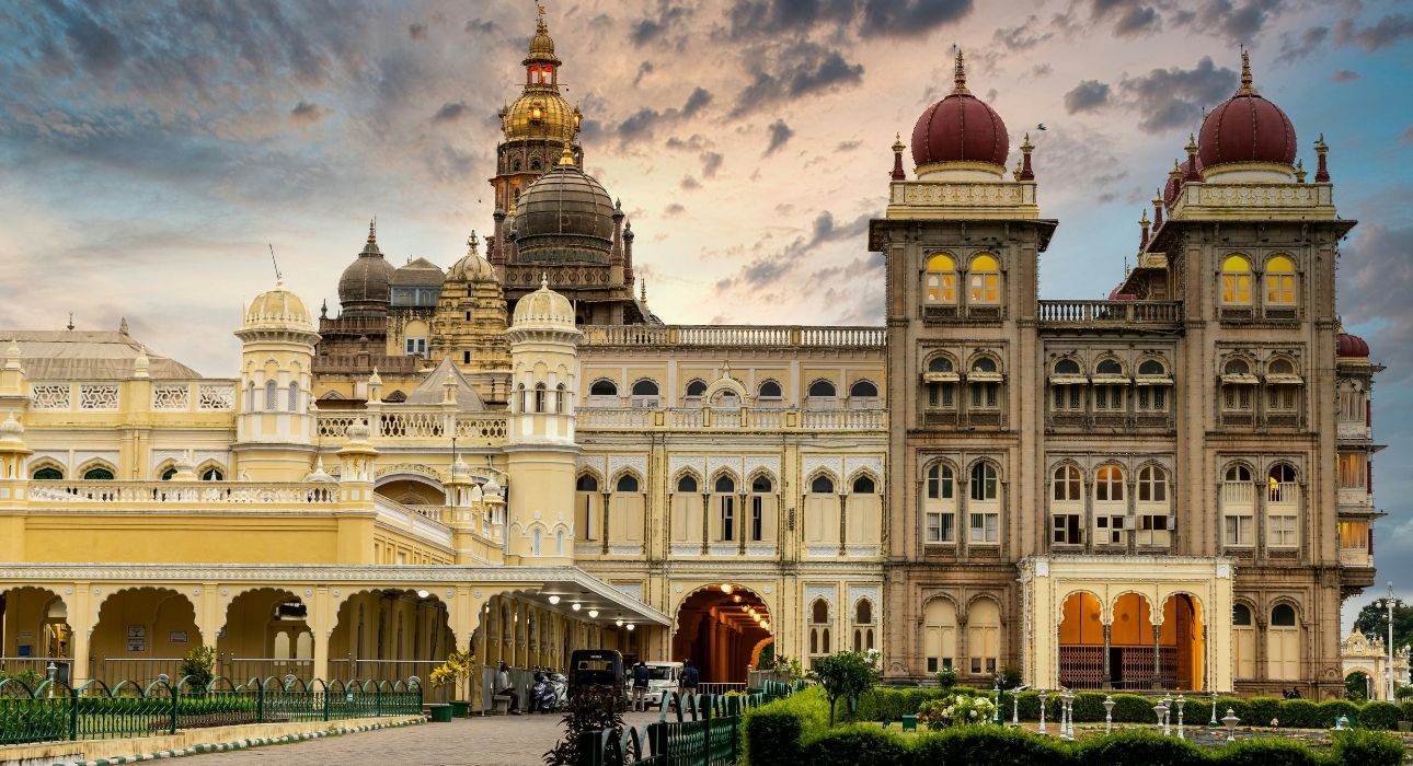 Best of Two Cultures South India (Karnataka & Kerala)