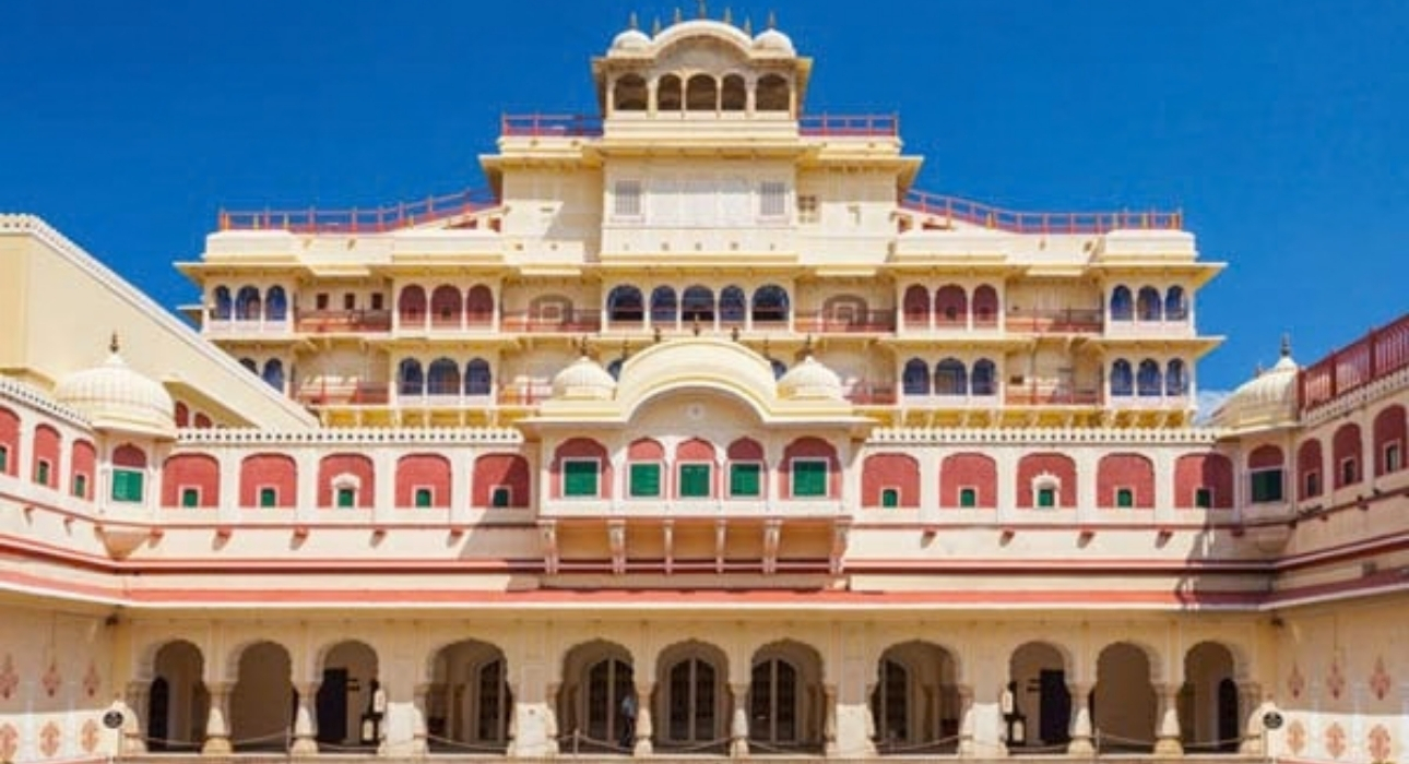 Heritage Odyssey - Deccan Odyssey Luxury Train